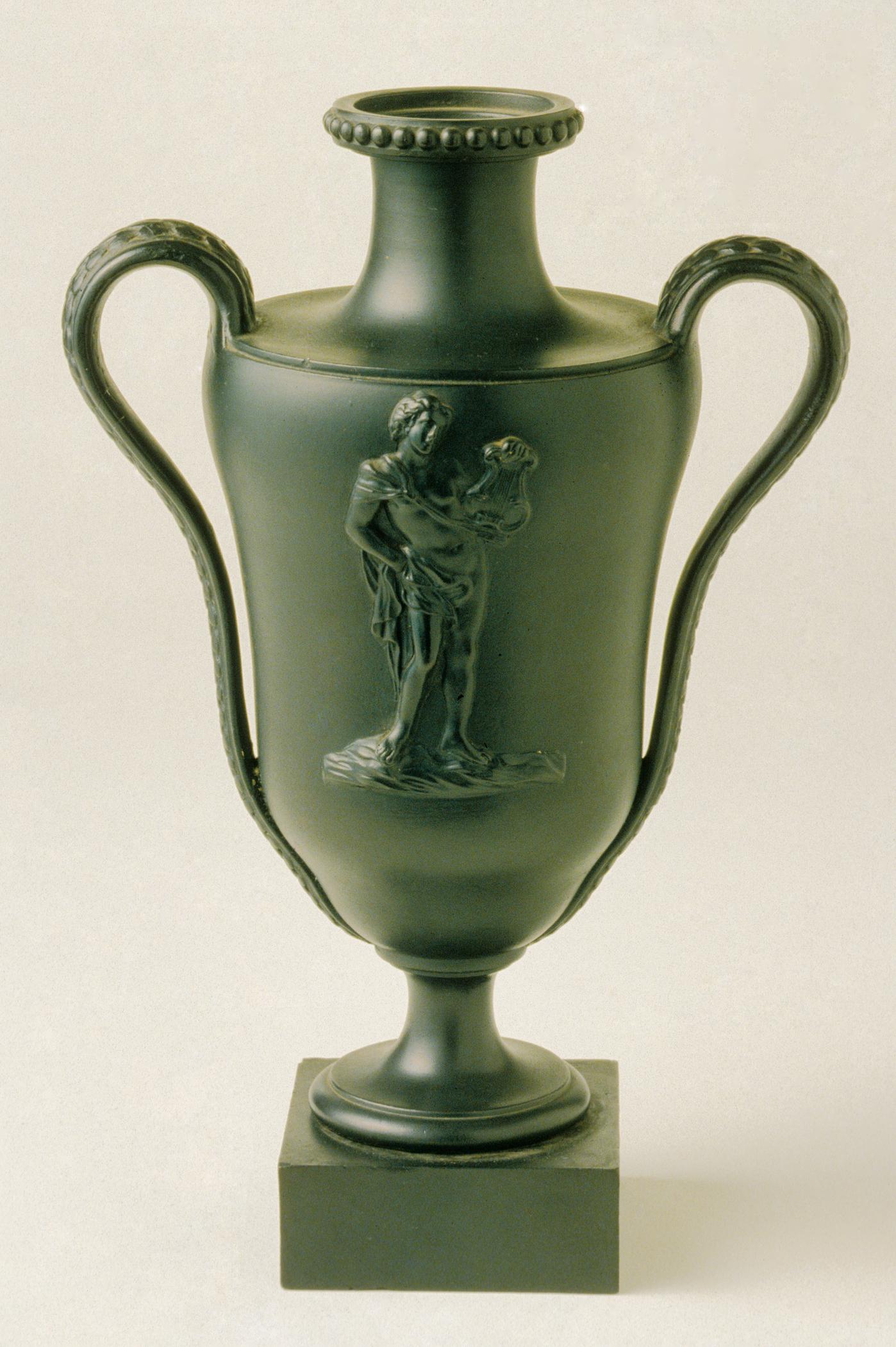 1985.0153 Urn