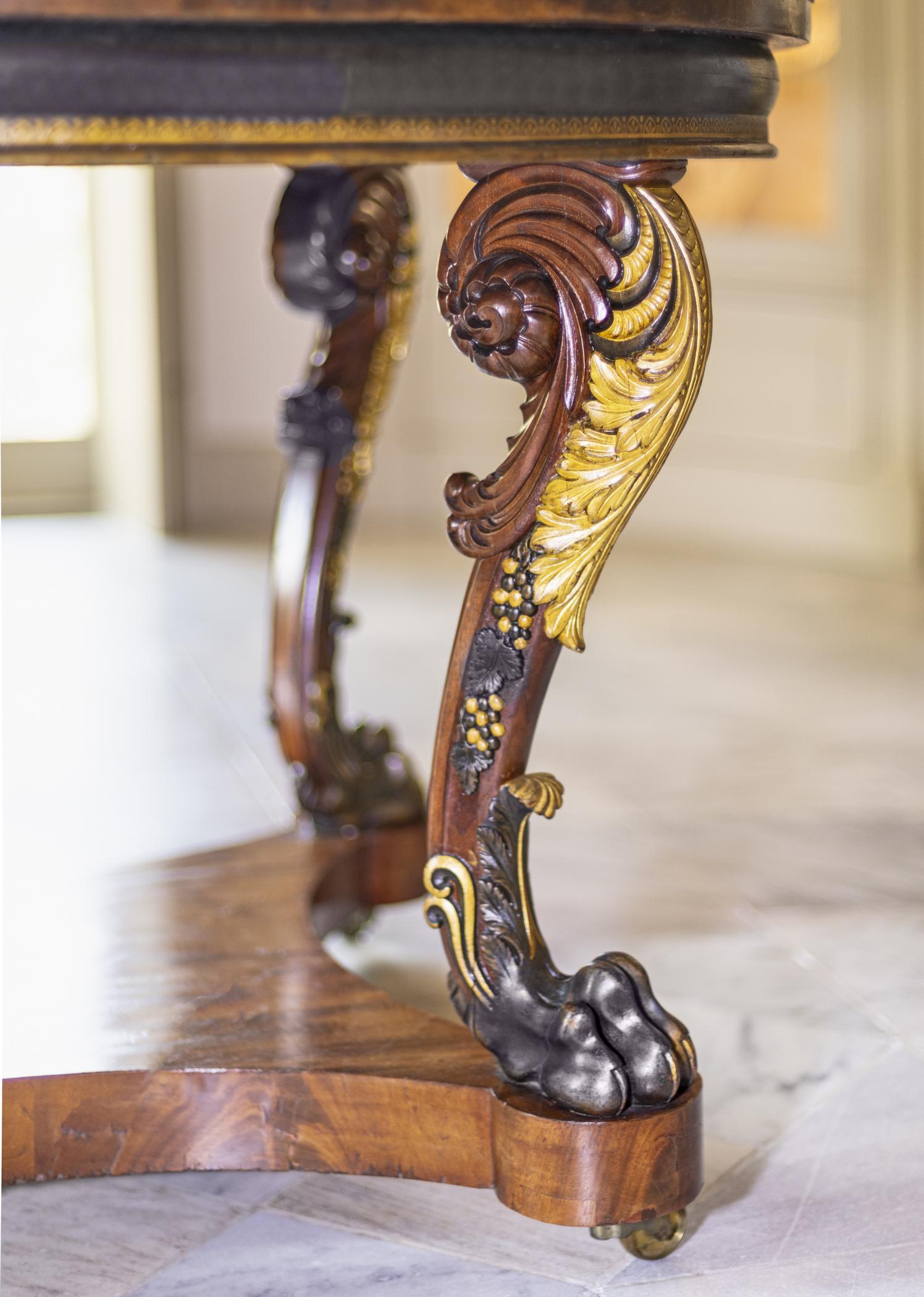 1986.0004 Table, detail 16