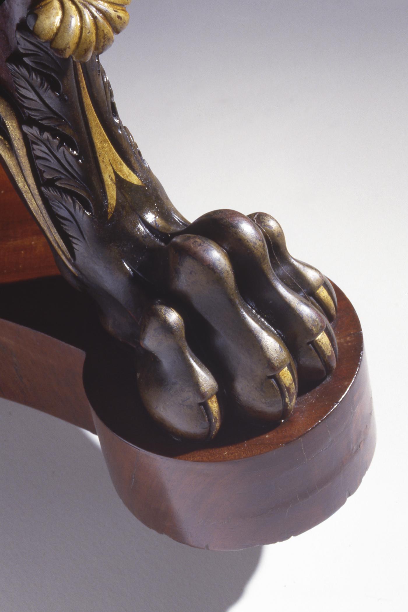 1986.0004 Table, detail 3