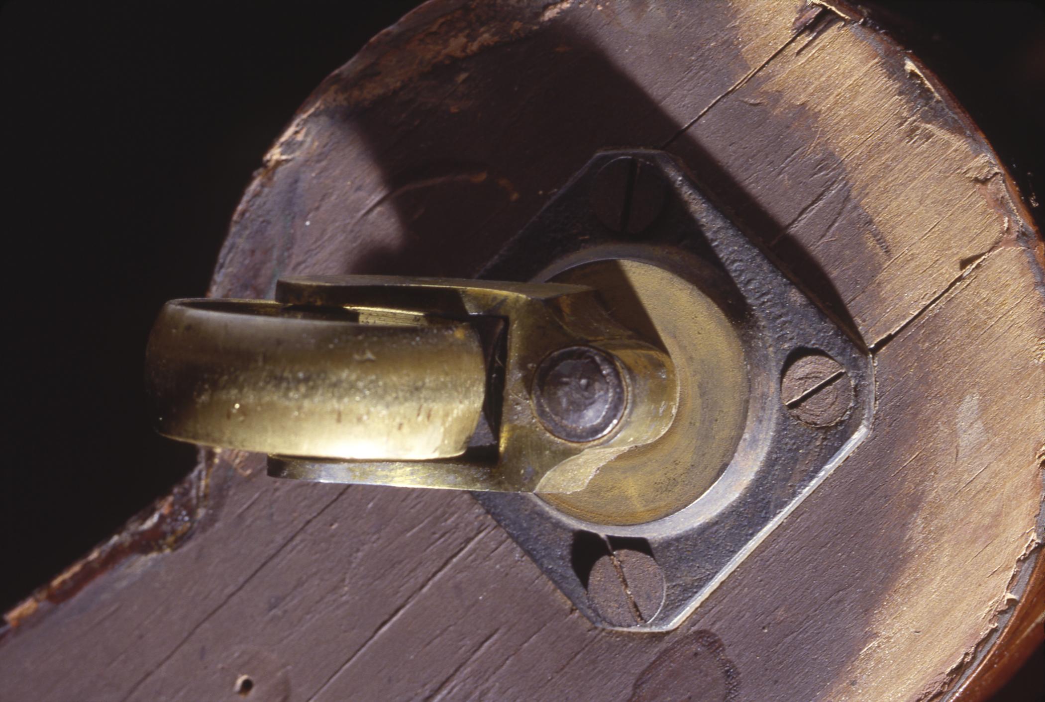 1986.0004 Table, detail 7