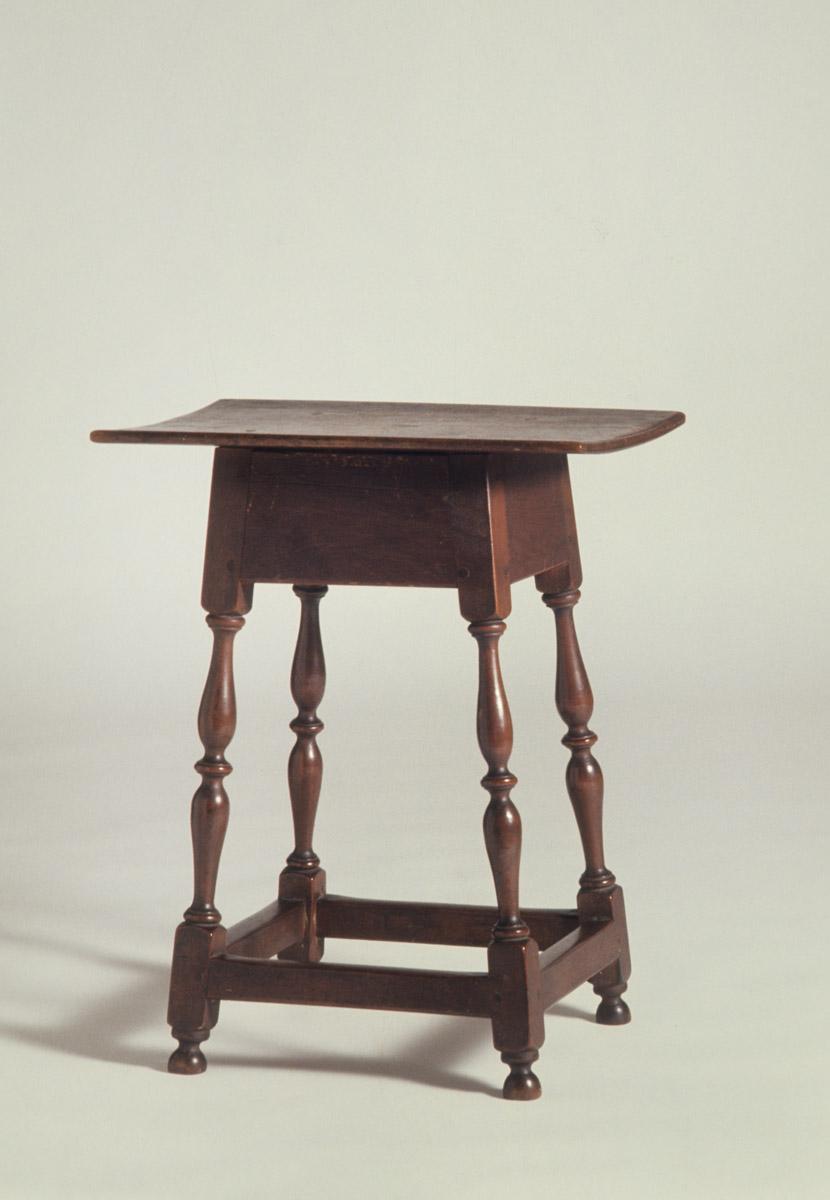 1958.0057.001 Stool