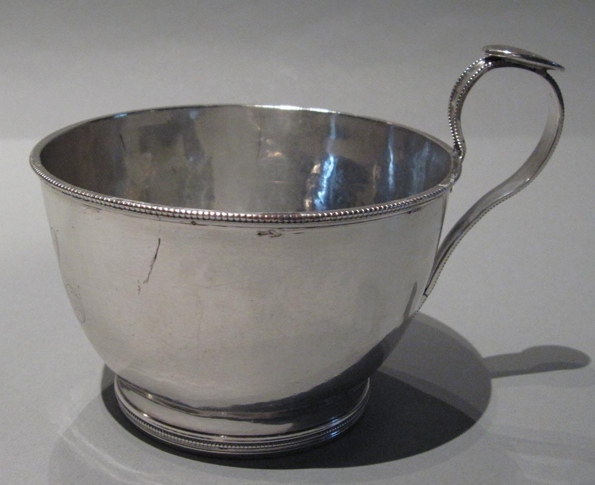 1979.0205 cup back