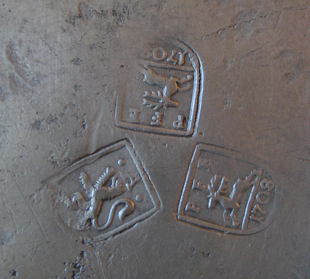 1986.0049 Plate (marks)