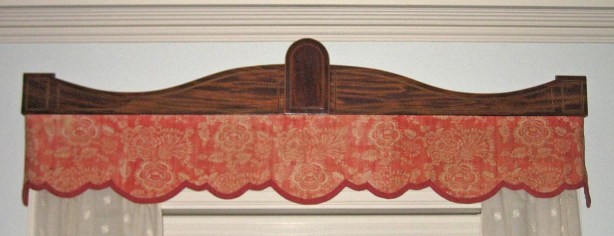 1952.0344.004 Window hanging, Valance