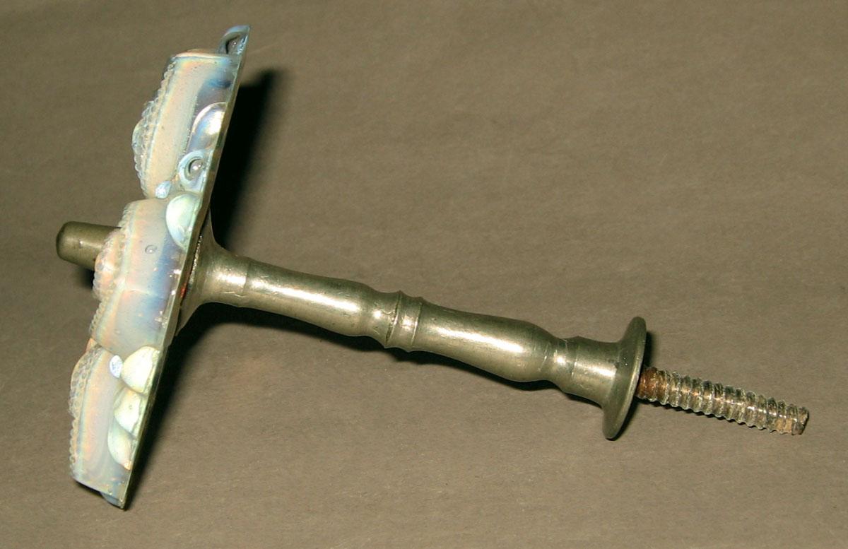 1986.0054.002 Curtain pin (profile)