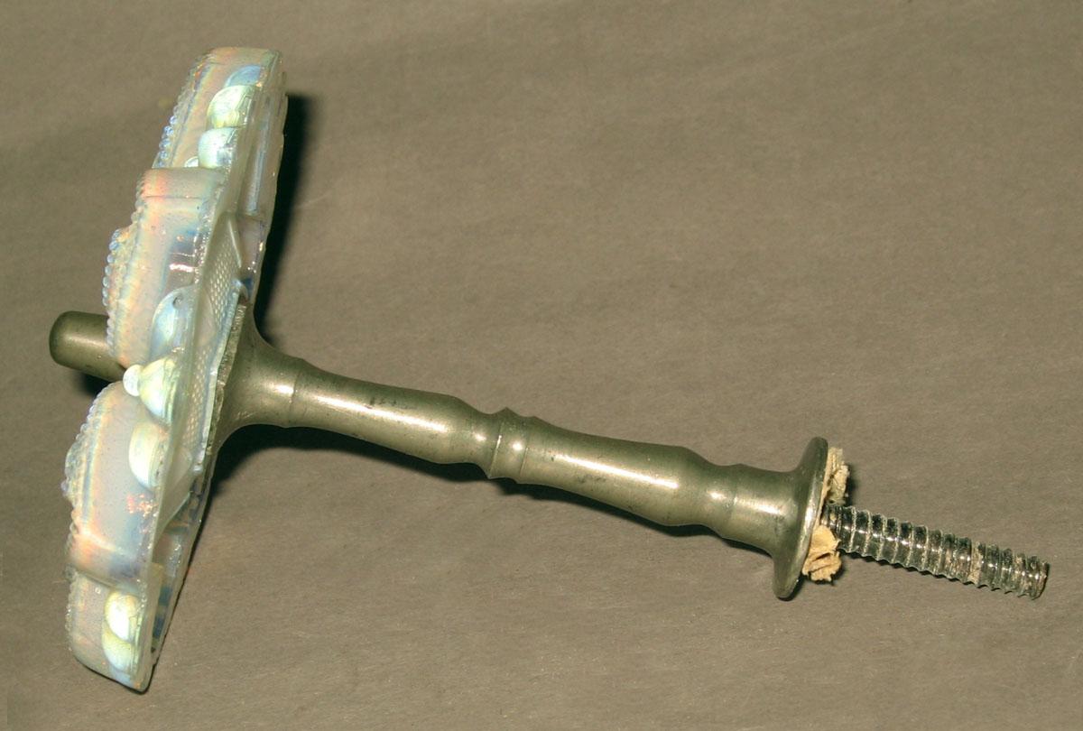 1986.0054.003 Curtain pin (profile)