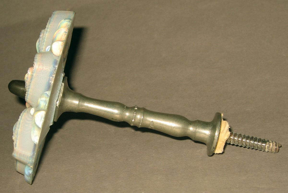 1986.0054.005 Curtain pin (profile)