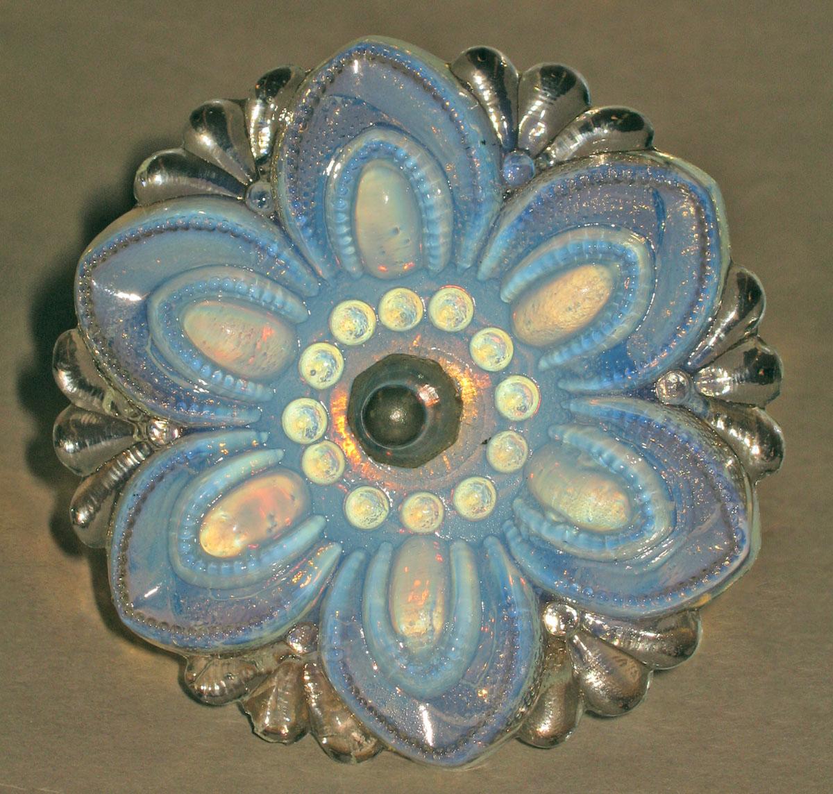 1986.0054.007 Pressed glass tieback