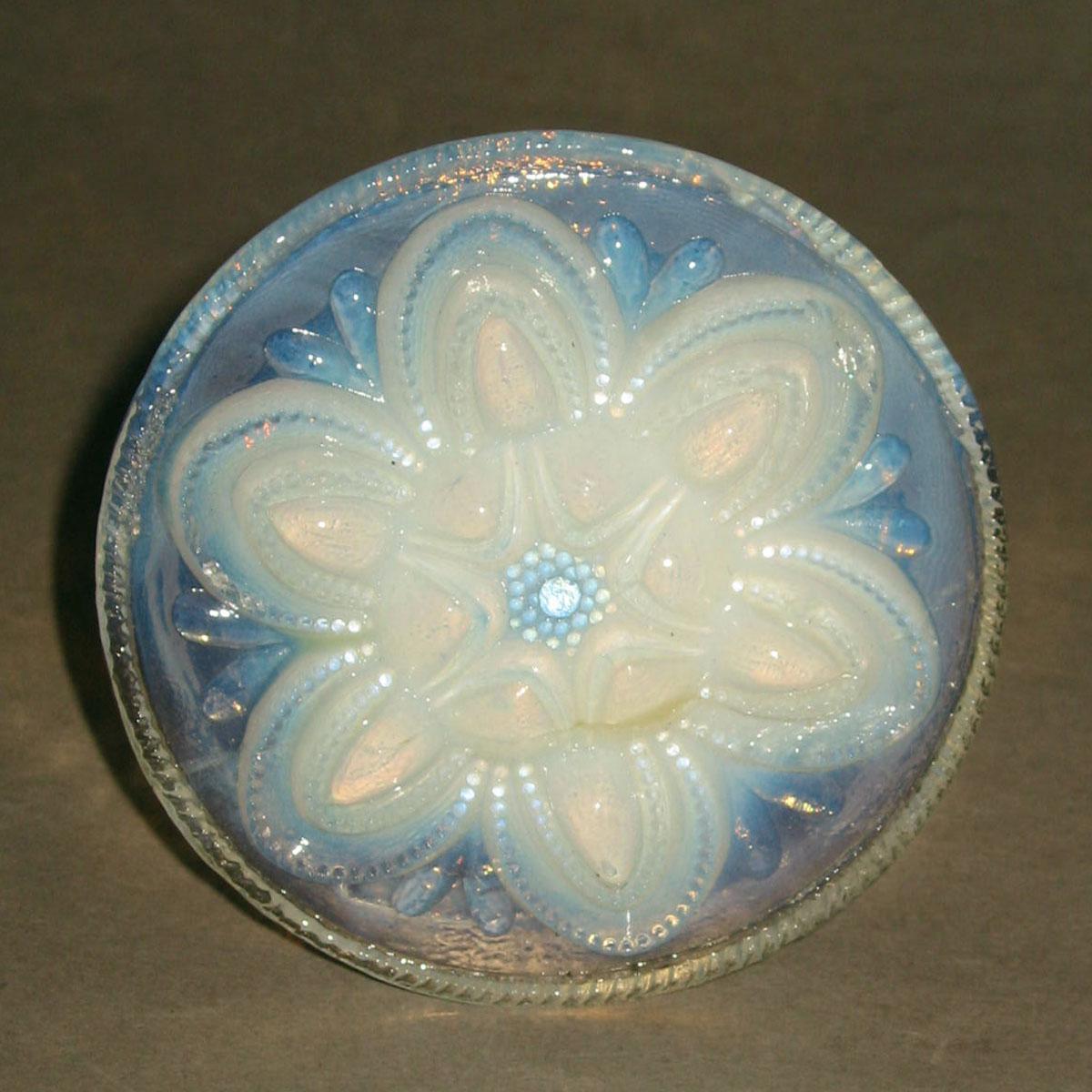 1986.0055 Curtain tieback