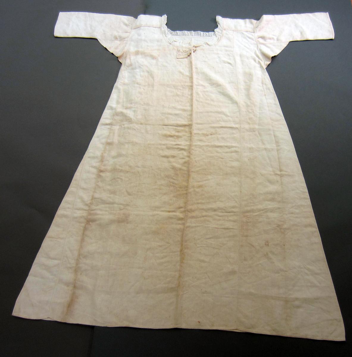 1986.0084 Chemise, Full