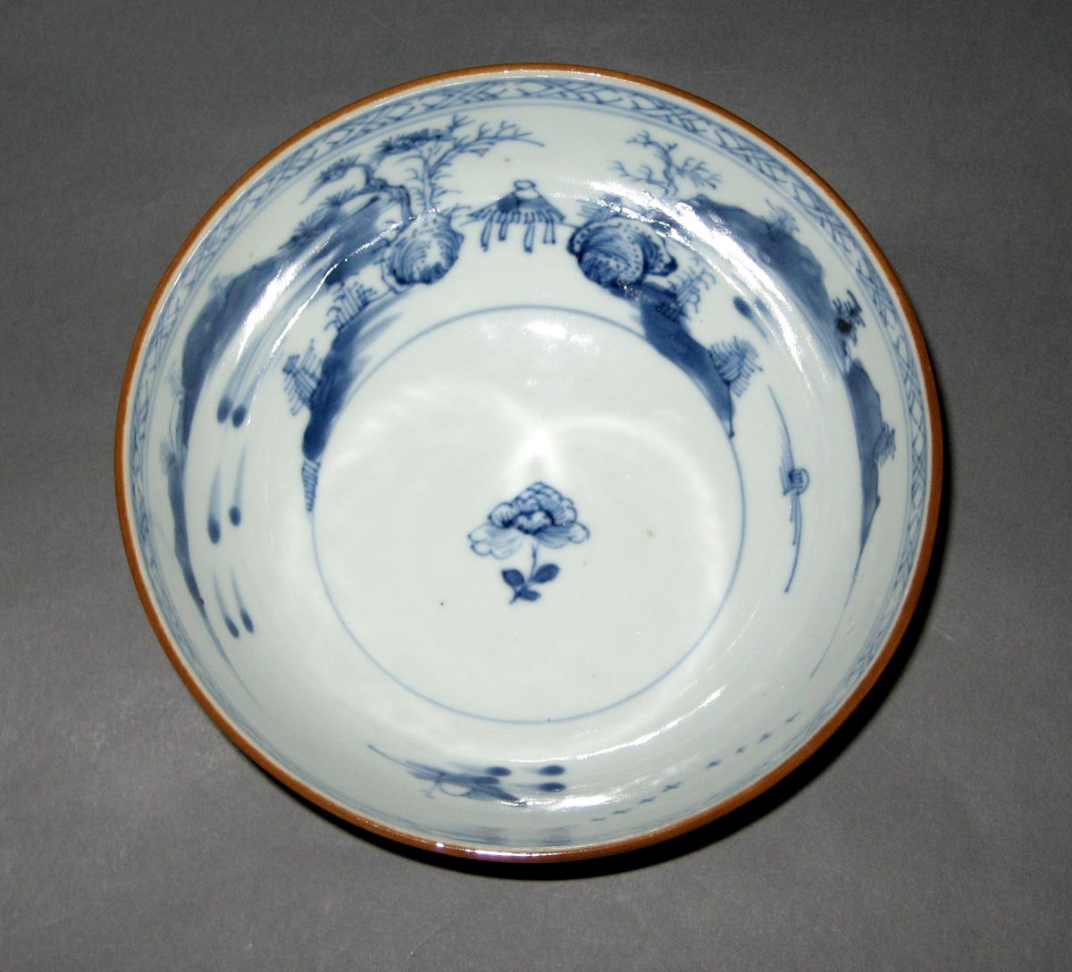 1986.0107 Bowl top view