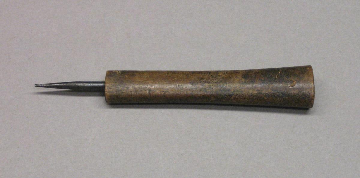 1986.0113.009 Tool (for Metals)