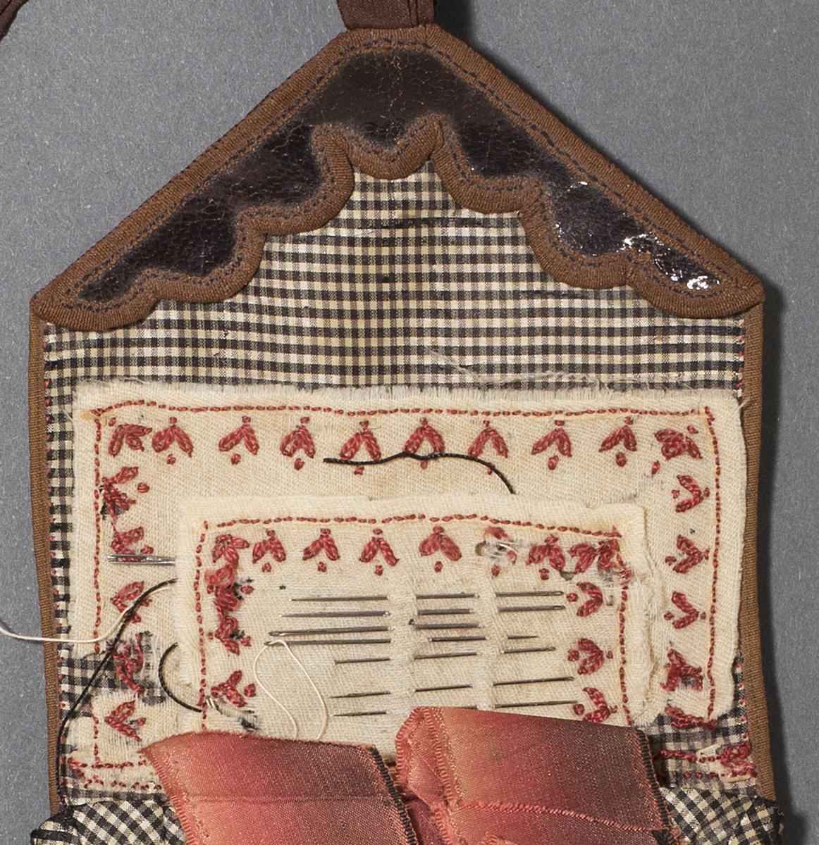 1986.0128 A Sewing Case, Detail 2