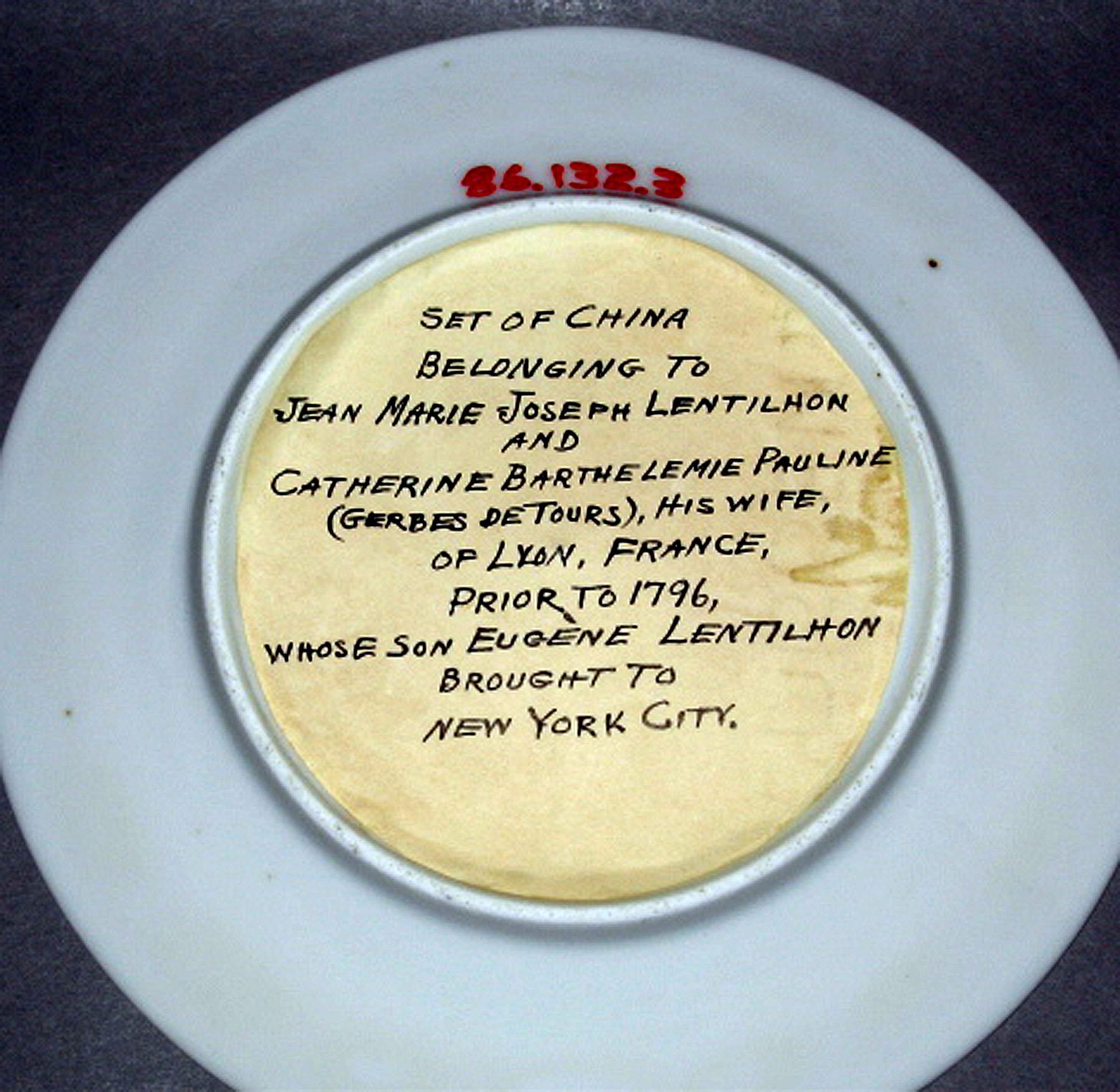 1986.0132.003 Porcelain plate (underside)