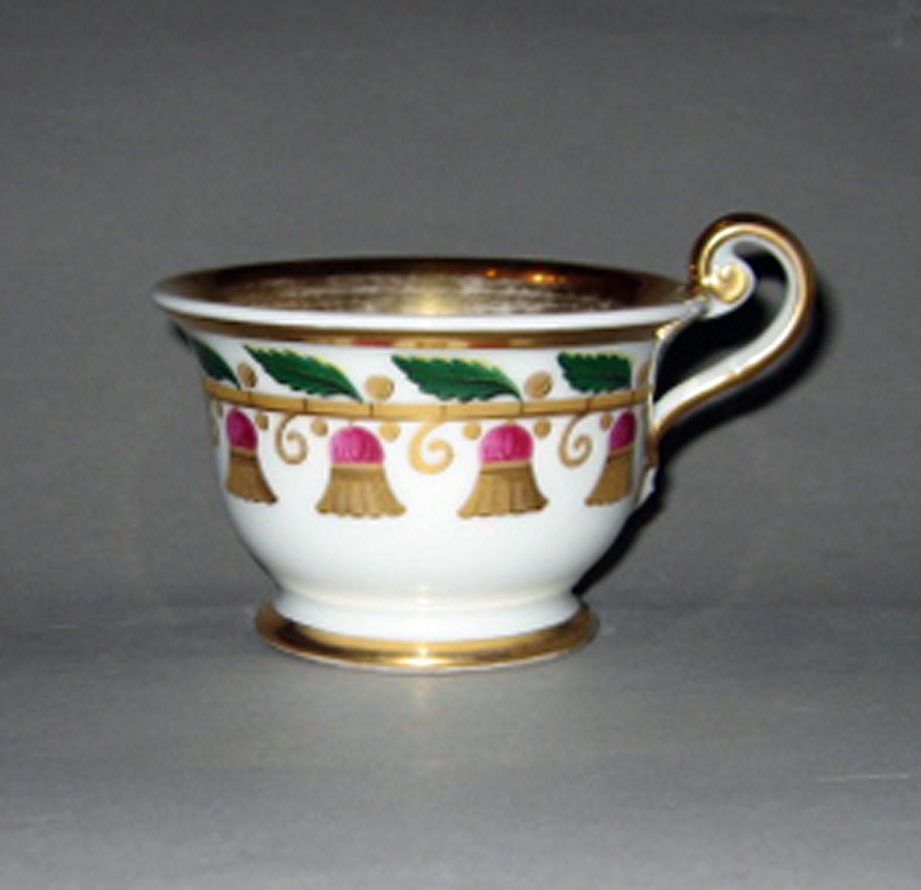 1986.0132.013 A Porcelain teacup
