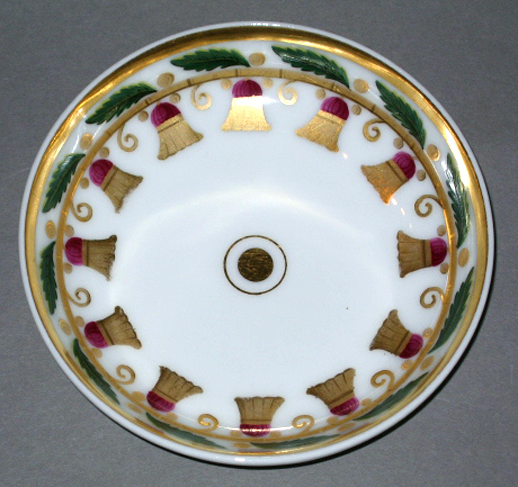 1986.0132.013 B Porcelain saucer