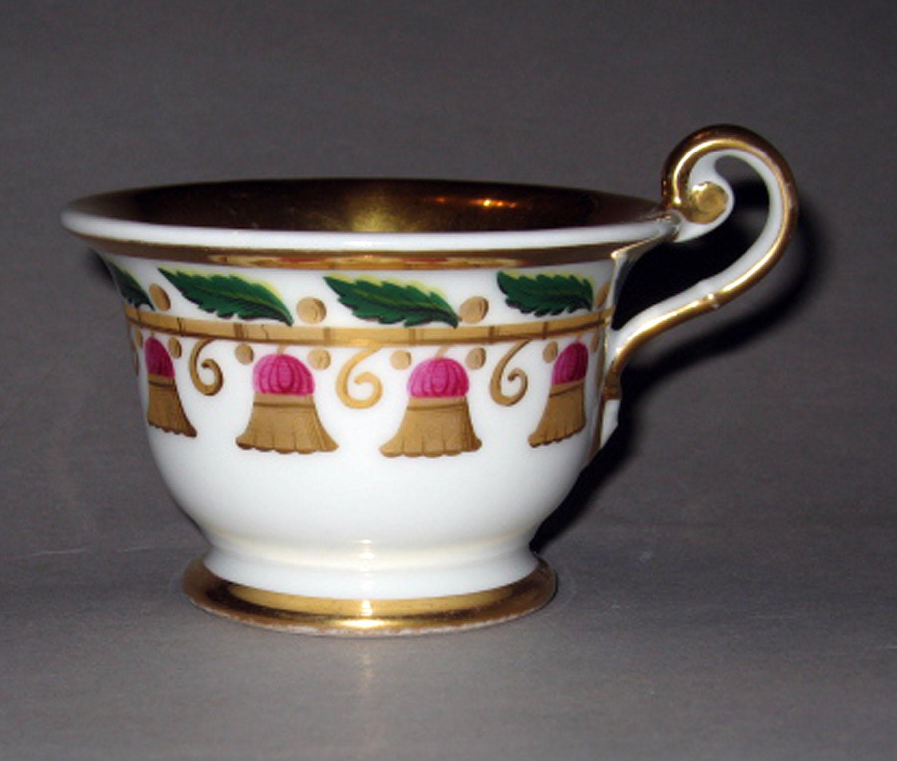 1986.0132.014 A Porcelain teacup