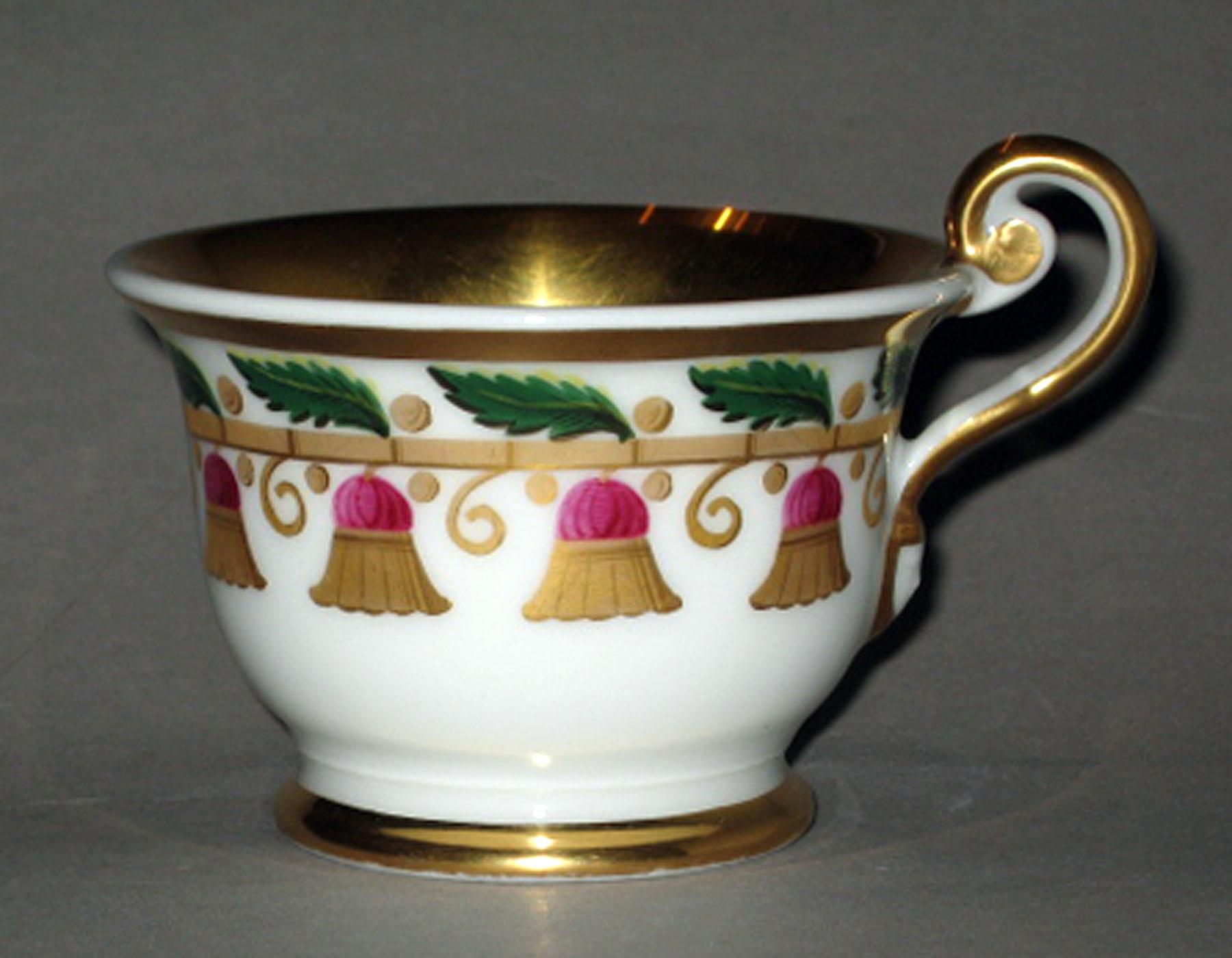 1986.0132.015 A Porcelain teacup