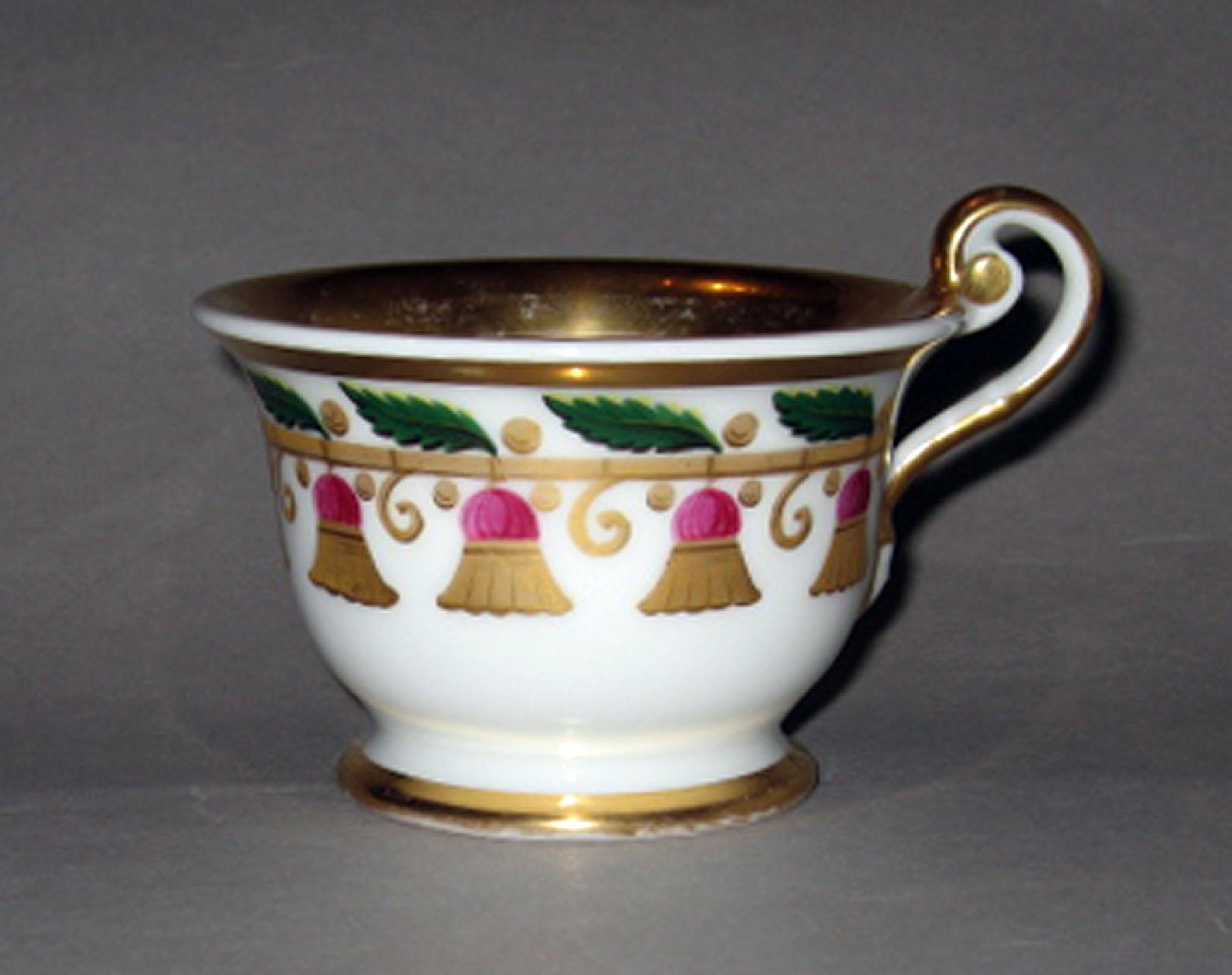 1986.0132.018 A Porcelain teacup