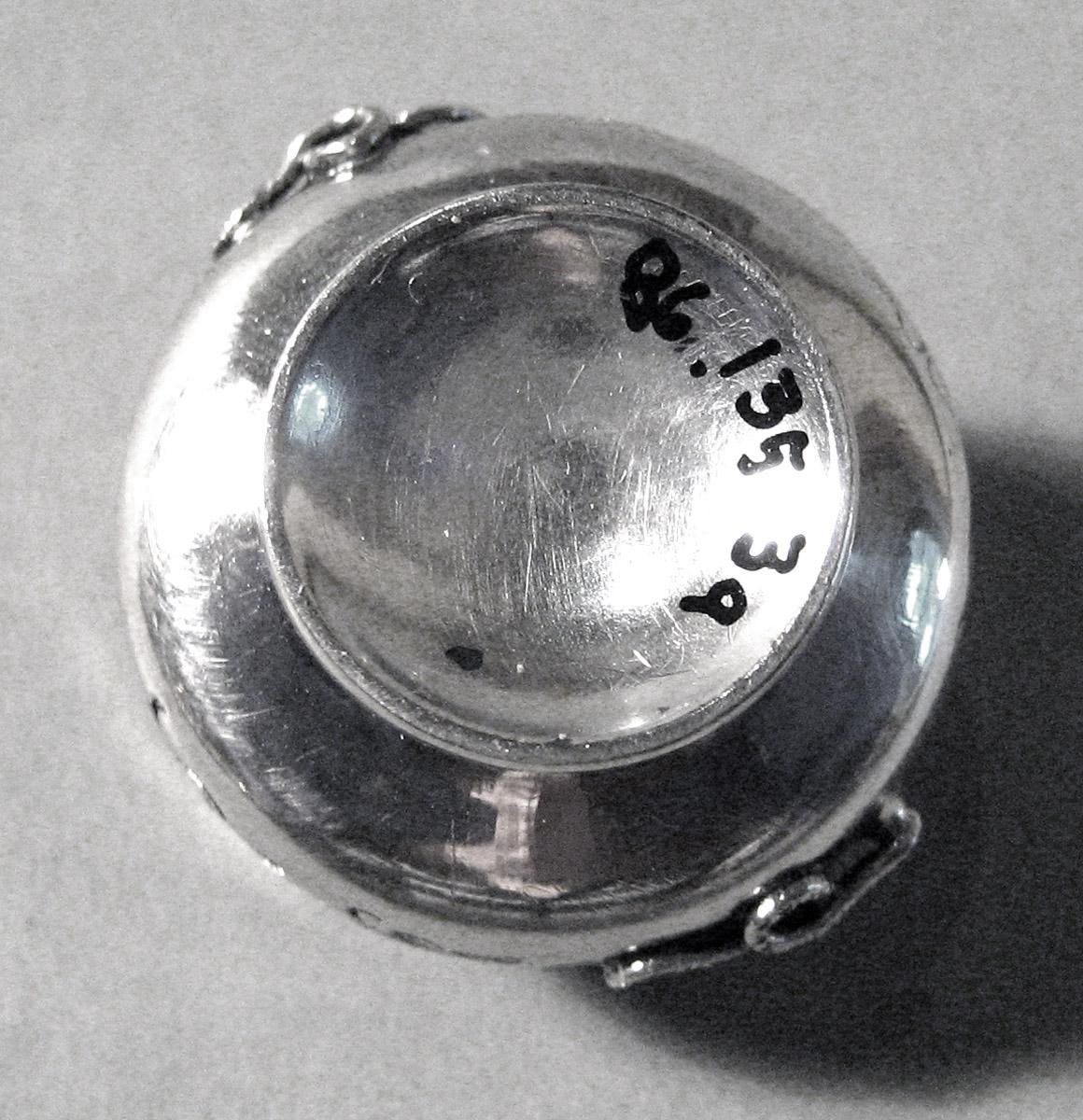 1986.0135.003 A, B Silver Sugar Bowl underside