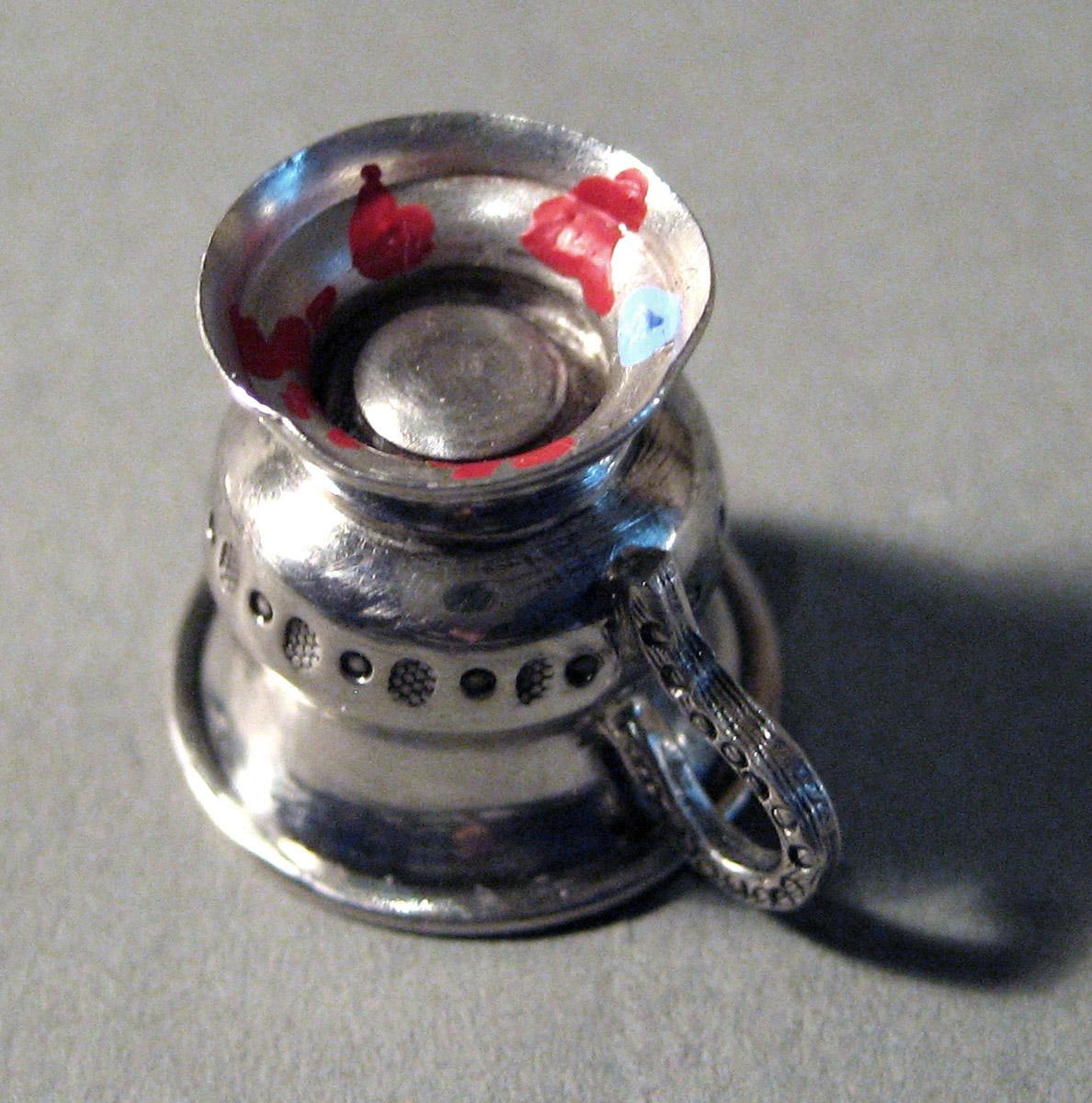 1986.0135.006 A Silver Teacup underside