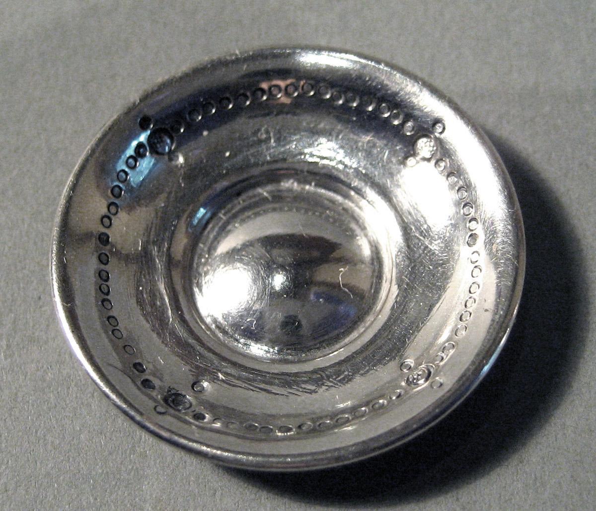 1986.0135.009 B Silver Saucer