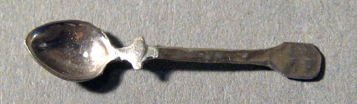 1986.0135.014 Silver Spoon upper surface