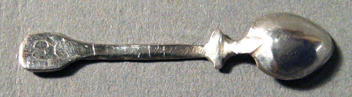 1986.0135.014 Silver Spoon underside