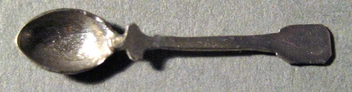 1986.0135.015 Silver Spoon upper surface