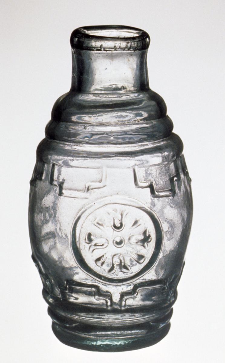 1986.0139 Bottle