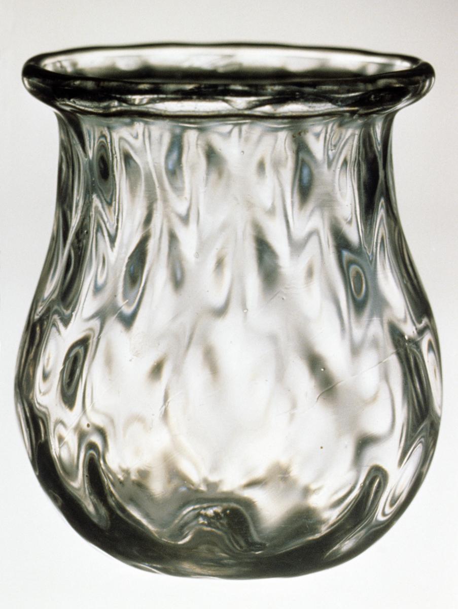 1986.0140 Colorless glass ornament
