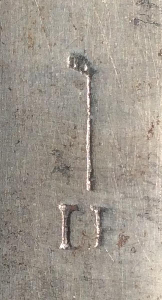 1958.0067.008 Knife, detail 1
