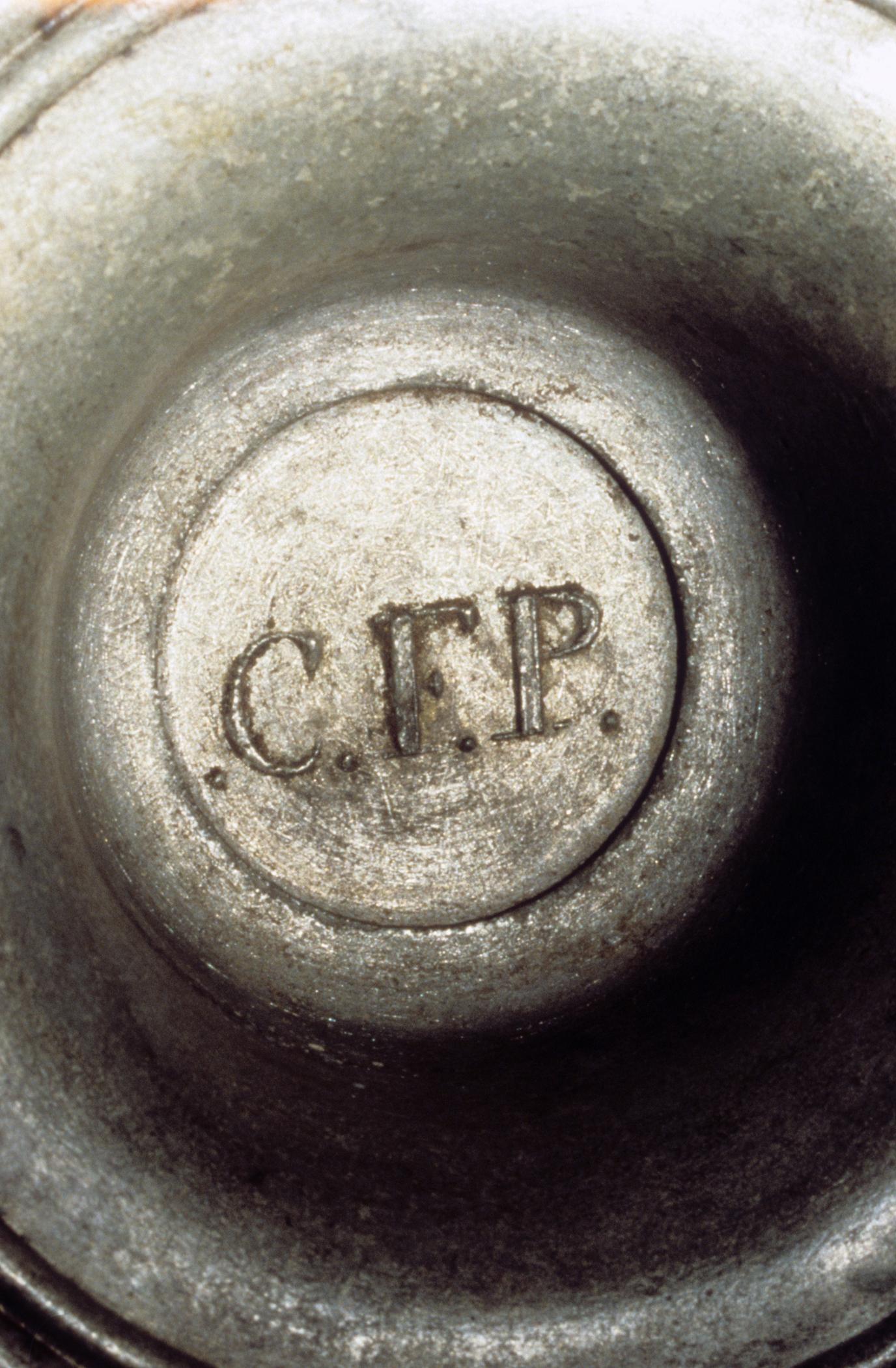1987.0017 Pewter candlestick (mark)