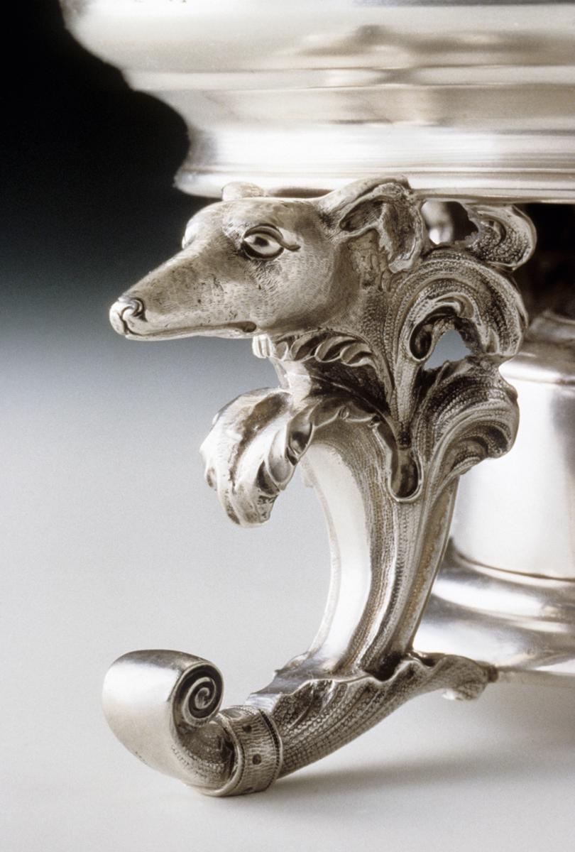 1987.0020 A-C Dish Warmer, detail 1