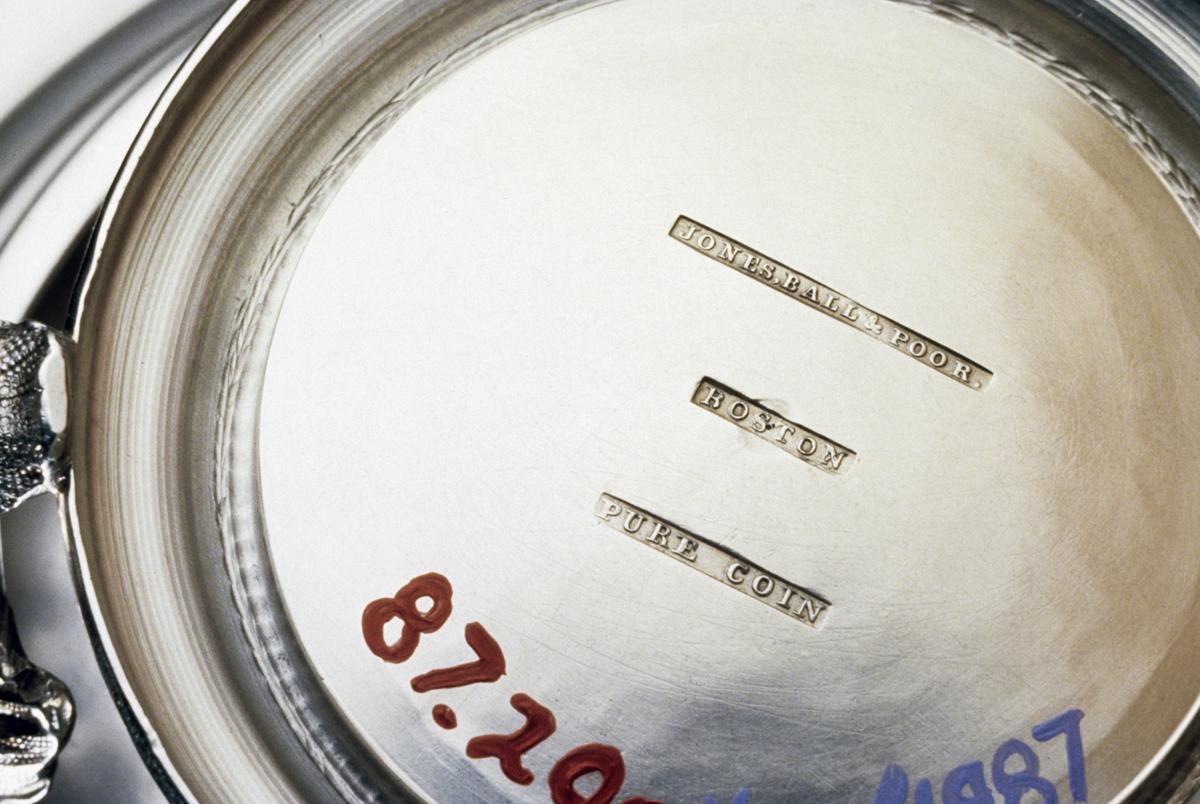 1987.0020 A-C Dish Warmer, detail 2