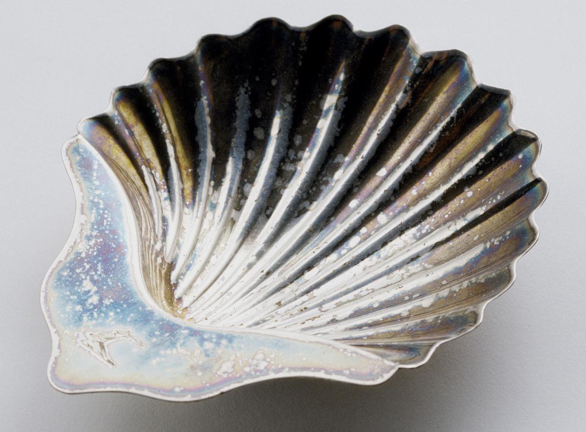 1987.0024.001 Dish, Shell Bowl, view 1