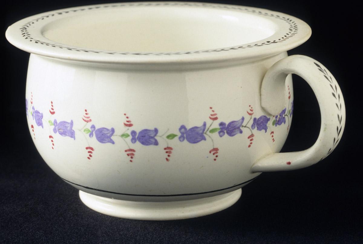 1987.0062 Vomit pot