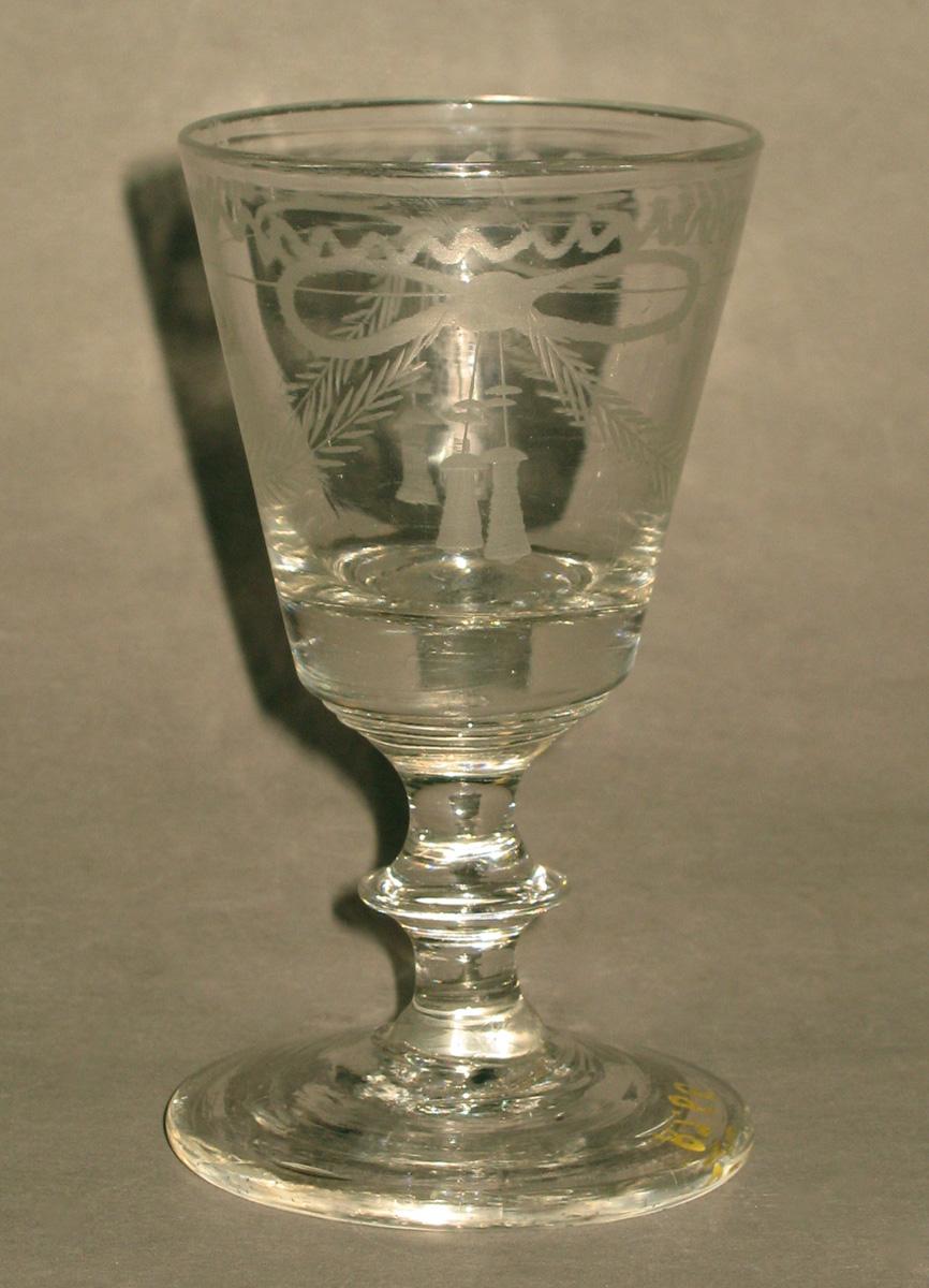 1987.0066 Glass wineglass