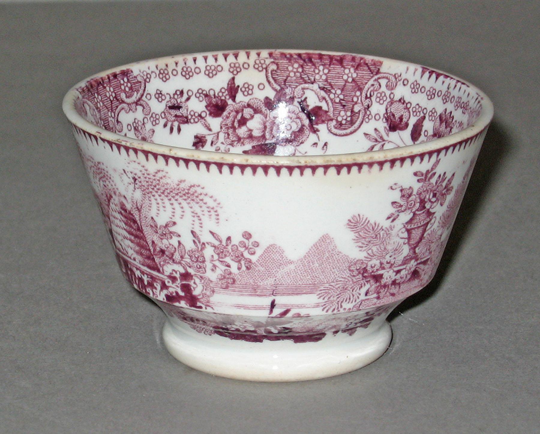 1987.0075 A Pearlware teacup