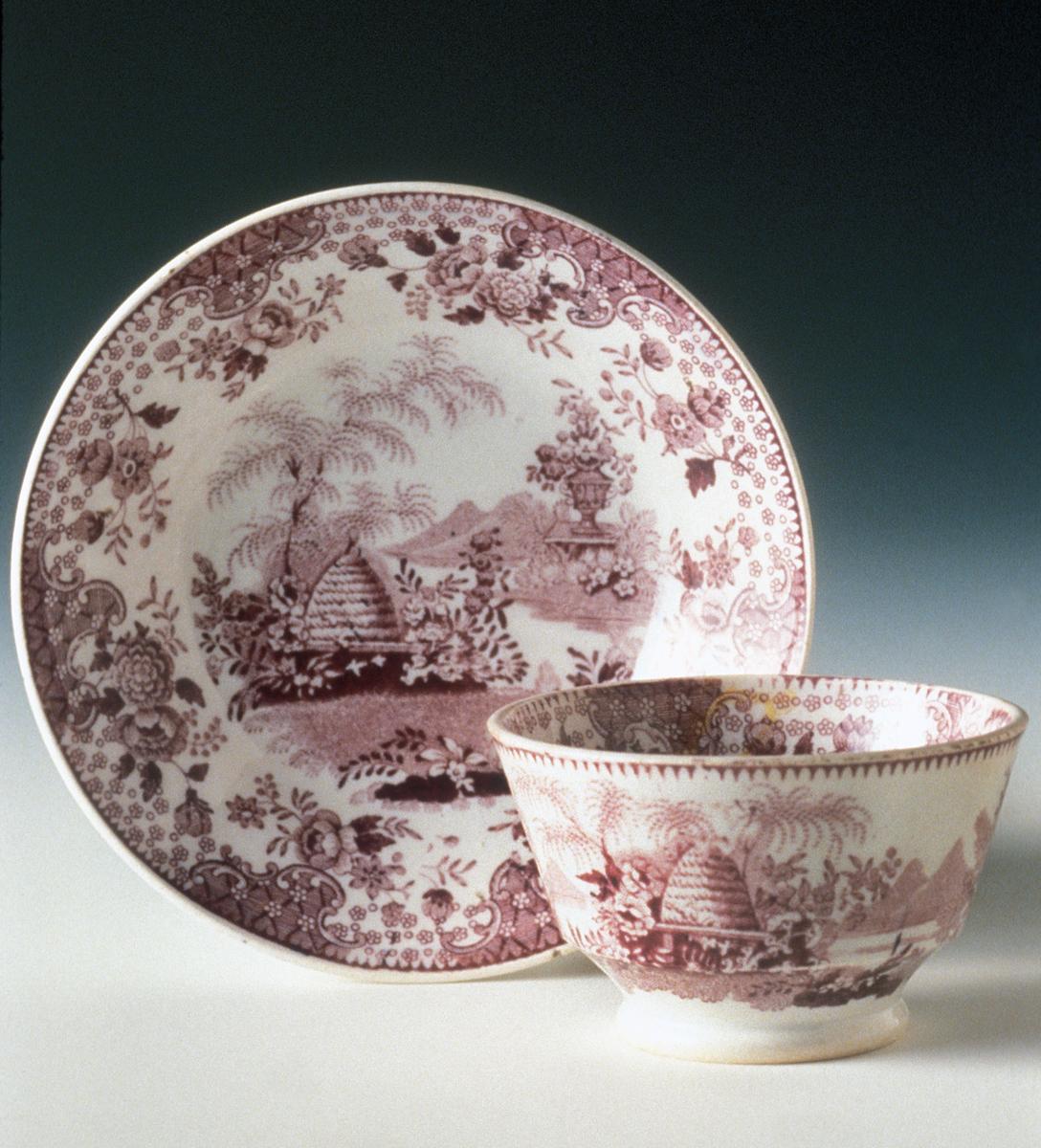 1987.0075 A, B Teabowl and saucer