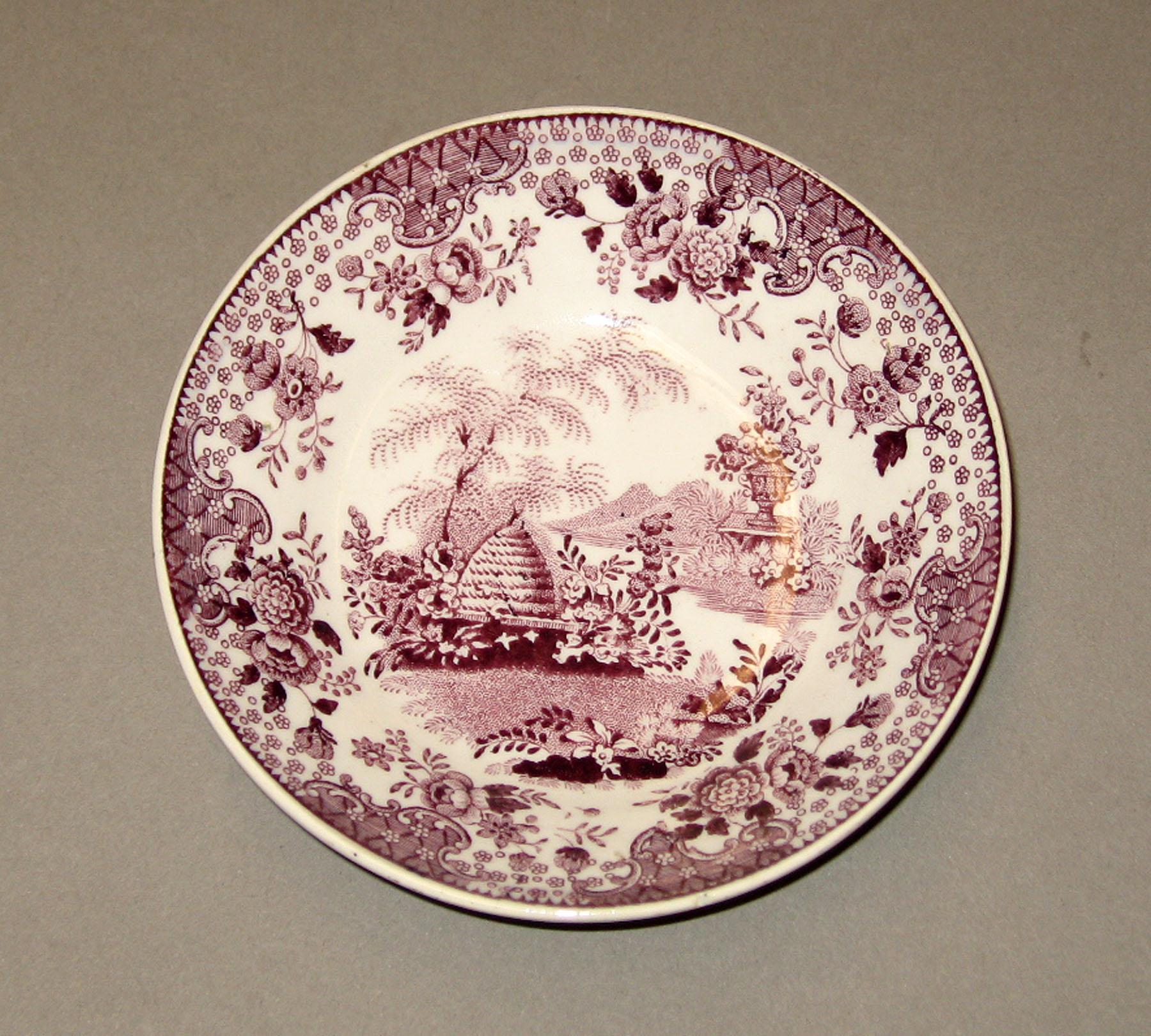 1987.0075 B Pearlware saucer