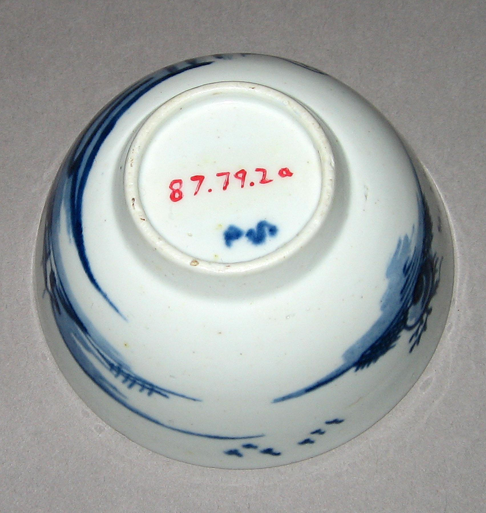 1987.0079.002 A Teabowl (mark)