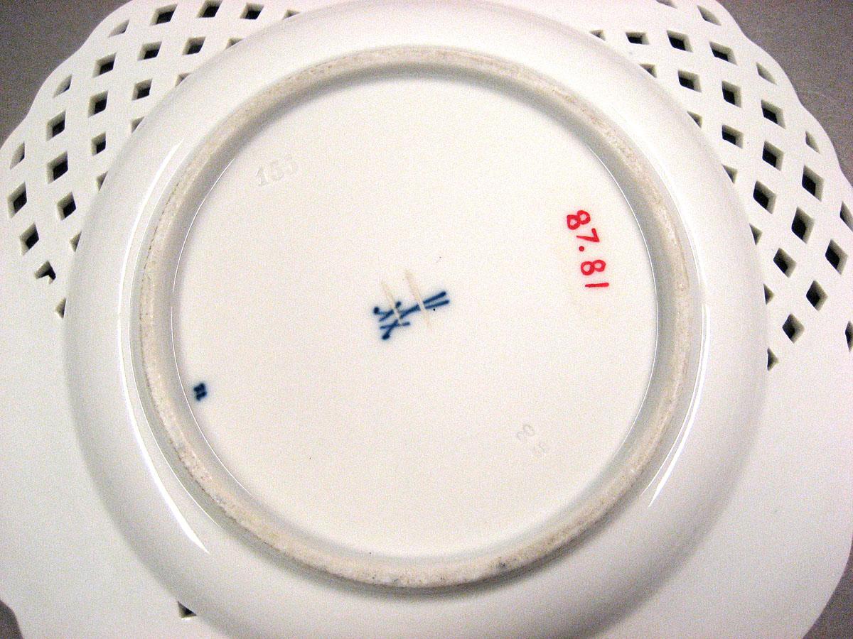 1987.0081 Plate mark