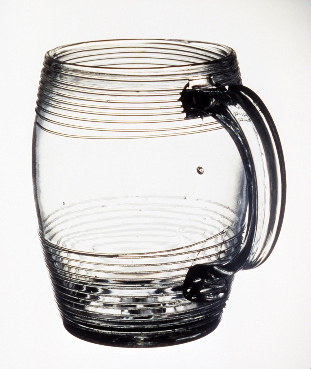 1987.0122 Glass mug