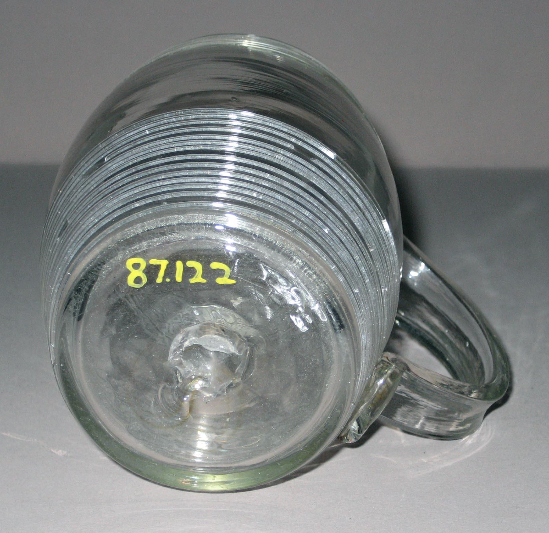 1987.0122 Glass mug (bottom)