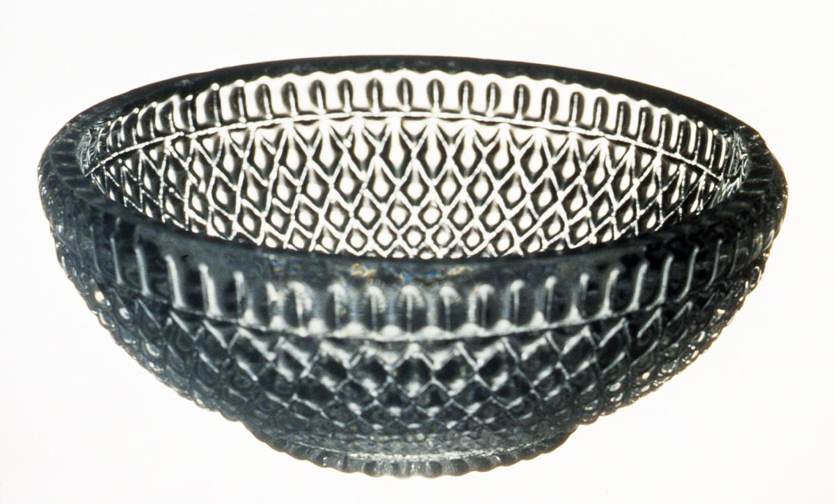 1987.0125 Glass bowl
