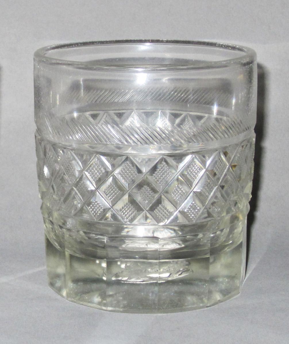 1987.0128 Sulphide tumbler