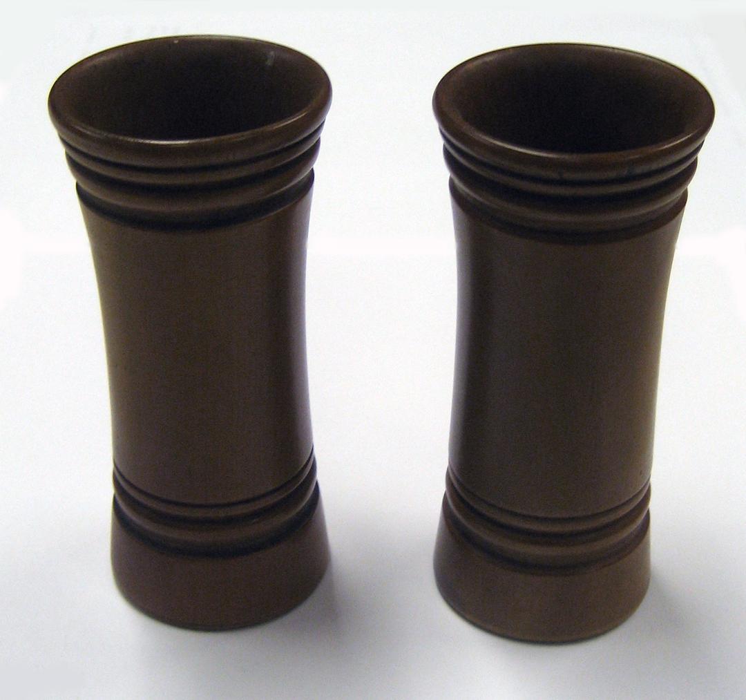 1987.0132 b-c Dice cups