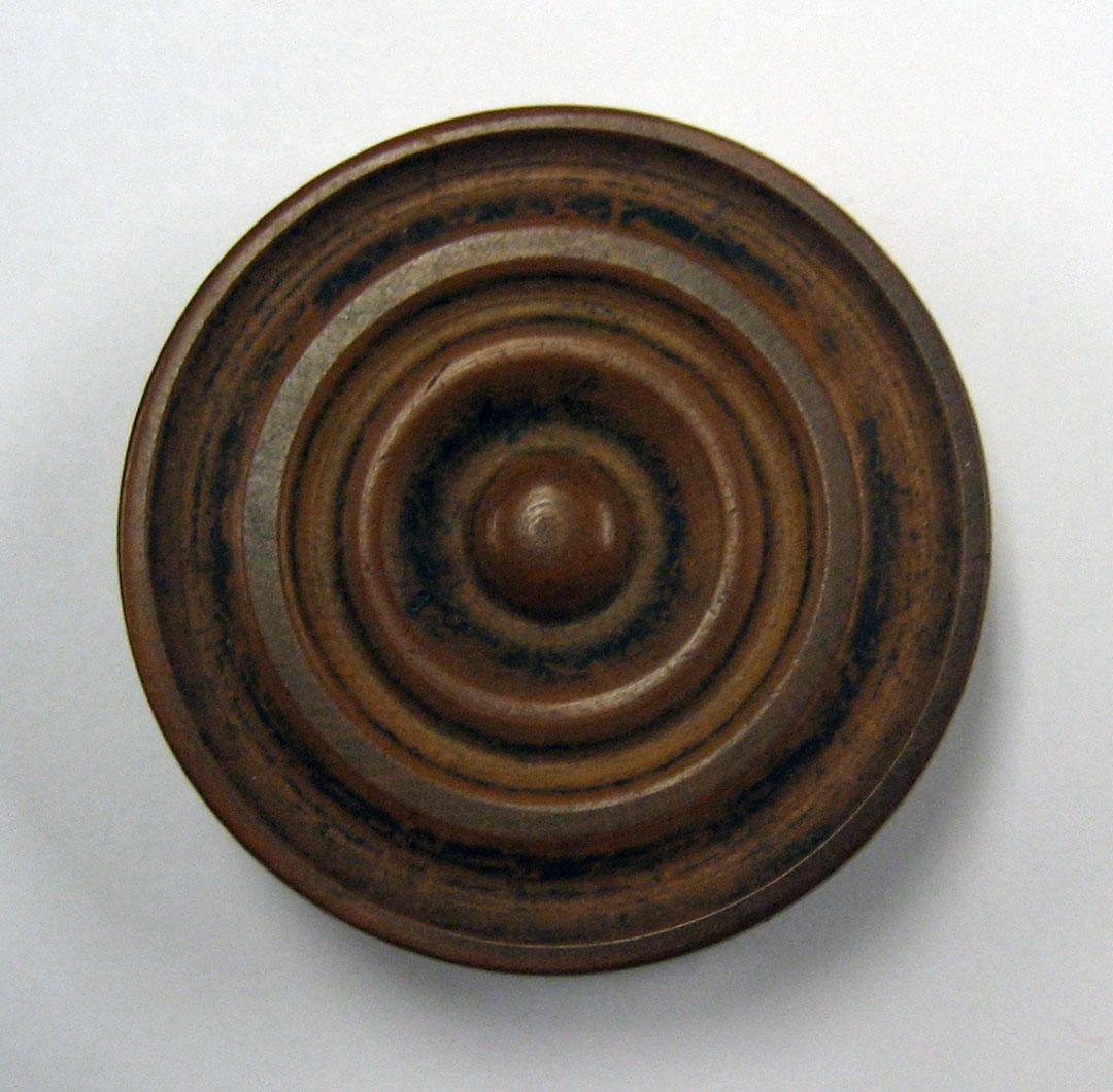 1987.0132 ff Game piece