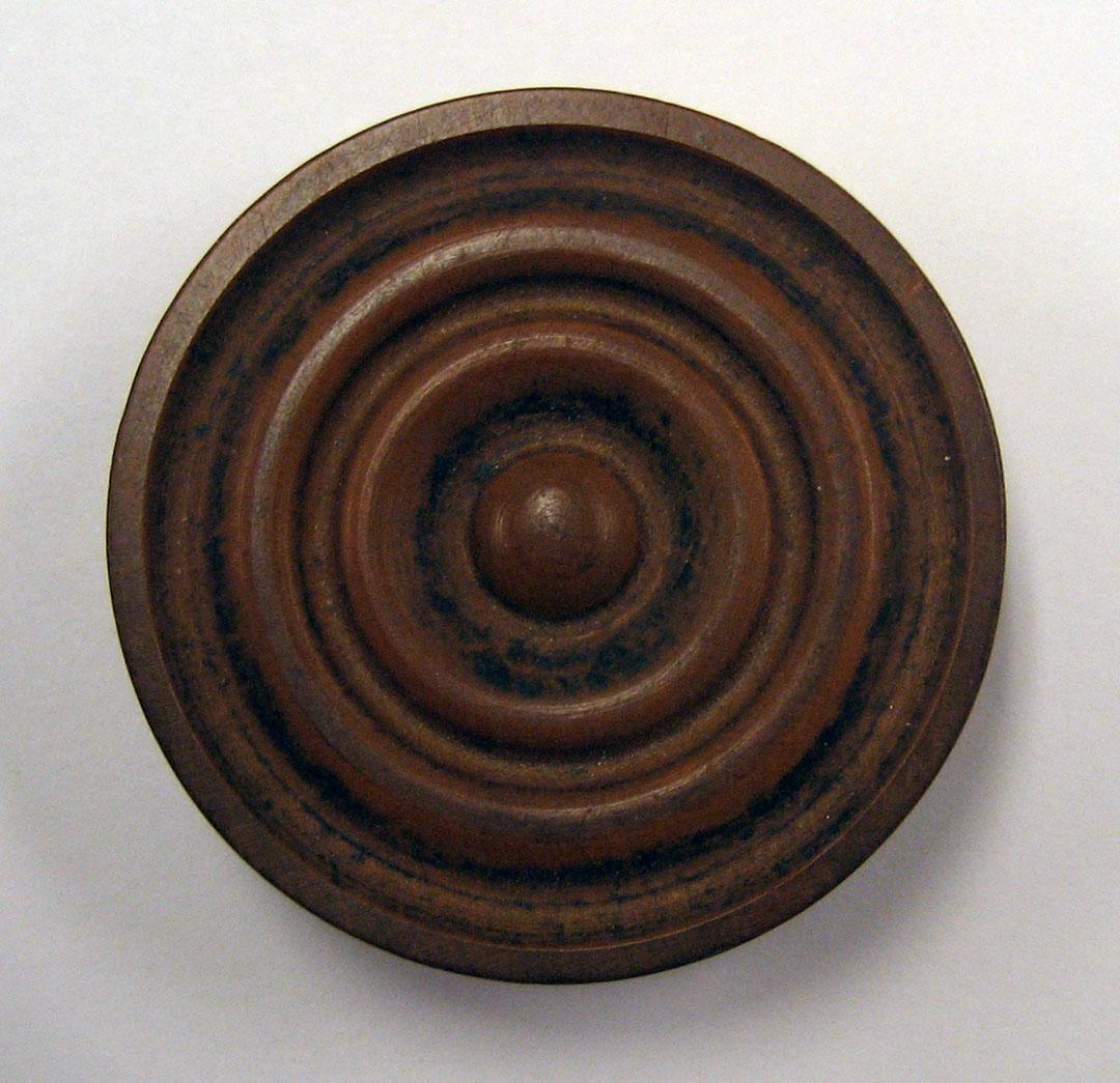 1987.0132 dd Game piece